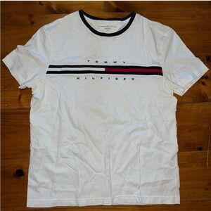 Tommy Hilfiger t shirt large
